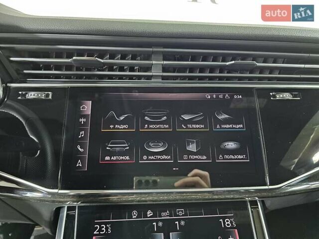 Ауди Q8 2018 в Киеве на Automoto.ua Серый Ауди Q8, объемом двигателя 3 л и пробегом 41 тыс. км за 55555 $, фото 31 на Automoto.ua