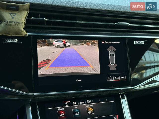 Серый Ауди Q8, объемом двигателя 3 л и пробегом 155 тыс. км за 63000 $, фото 47 на Automoto.ua