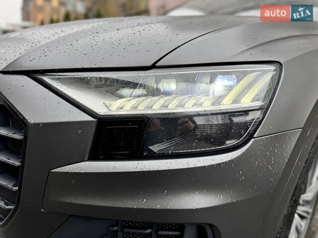 Серый Ауди Q8, объемом двигателя 3 л и пробегом 97 тыс. км за 51900 $, фото 47 на Automoto.ua