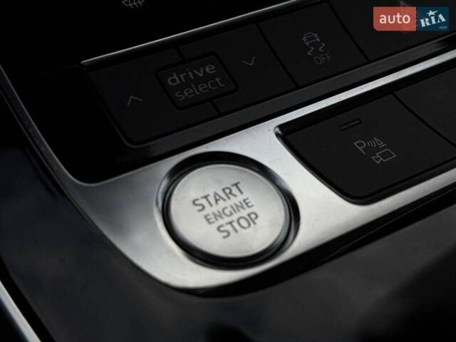 Серый Ауди Q8, объемом двигателя 3 л и пробегом 125 тыс. км за 43500 $, фото 22 на Automoto.ua