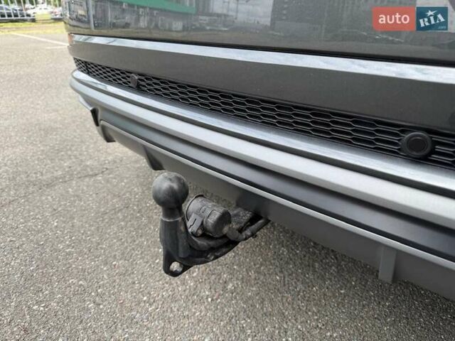 Сірий Ауді Q8, об'ємом двигуна 3 л та пробігом 112 тис. км за 65000 $, фото 30 на Automoto.ua