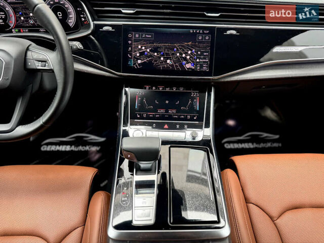 Серый Ауди Q8, объемом двигателя 3 л и пробегом 97 тыс. км за 51900 $, фото 21 на Automoto.ua