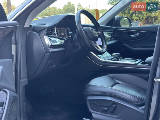 Ауди Q8 2018 в Львове на Automoto.ua Серый Ауди Q8, объемом двигателя 3 л и пробегом 107 тыс. км за 57000 $, фото 16 на Automoto.ua