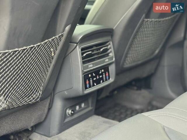Серый Ауди Q8, объемом двигателя 3 л и пробегом 190 тыс. км за 39900 $, фото 22 на Automoto.ua