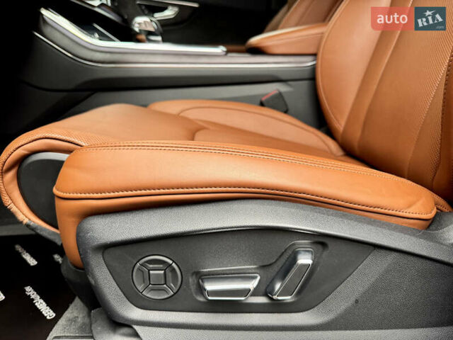 Серый Ауди Q8, объемом двигателя 3 л и пробегом 97 тыс. км за 51900 $, фото 36 на Automoto.ua