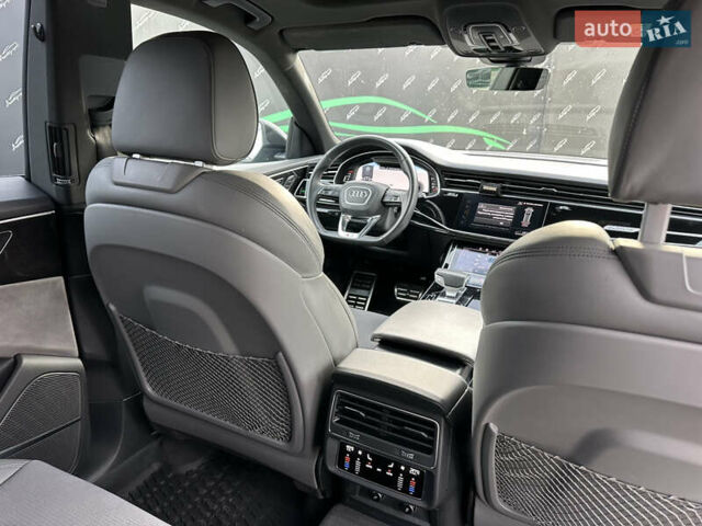 Серый Ауди Q8, объемом двигателя 3 л и пробегом 179 тыс. км за 51000 $, фото 28 на Automoto.ua