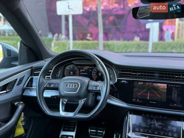 Серый Ауди Q8, объемом двигателя 2.97 л и пробегом 255 тыс. км за 46990 $, фото 10 на Automoto.ua
