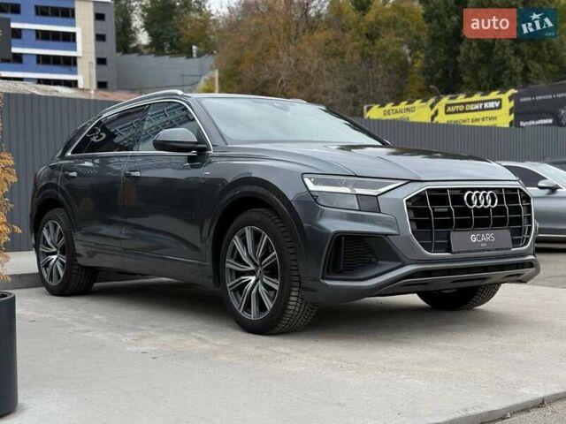 Серый Ауди Q8, объемом двигателя 3 л и пробегом 153 тыс. км за 42900 $, фото 2 на Automoto.ua