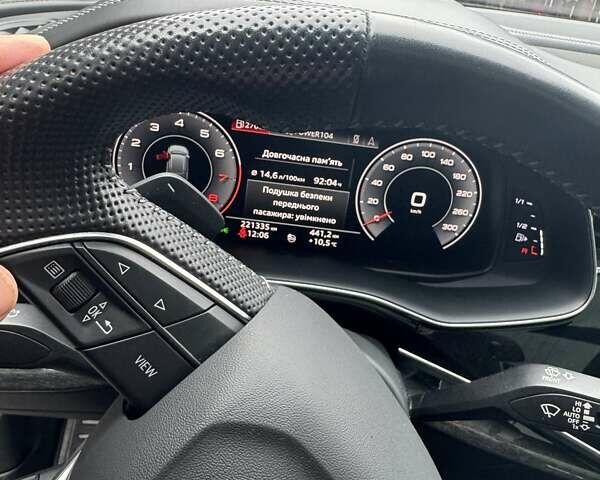 Серый Ауди Q8, объемом двигателя 3 л и пробегом 220 тыс. км за 60000 $, фото 8 на Automoto.ua