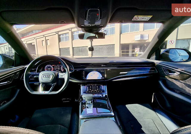 Серый Ауди Q8, объемом двигателя 2.97 л и пробегом 145 тыс. км за 55700 $, фото 4 на Automoto.ua