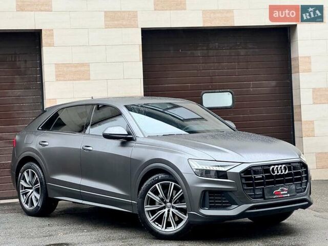 Серый Ауди Q8, объемом двигателя 3 л и пробегом 97 тыс. км за 51900 $, фото 4 на Automoto.ua