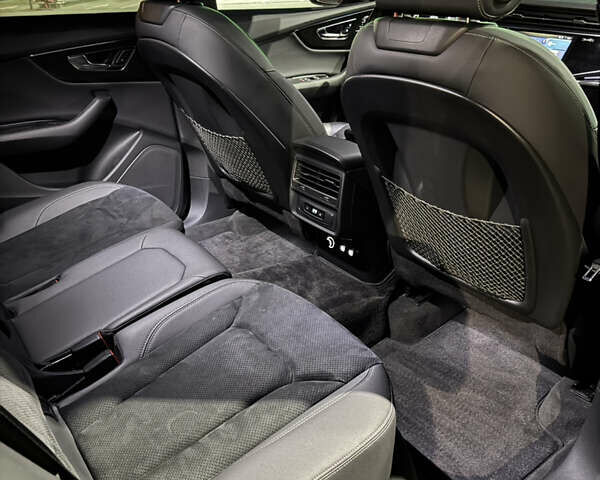 Серый Ауди Q8, объемом двигателя 3 л и пробегом 121 тыс. км за 42400 $, фото 22 на Automoto.ua