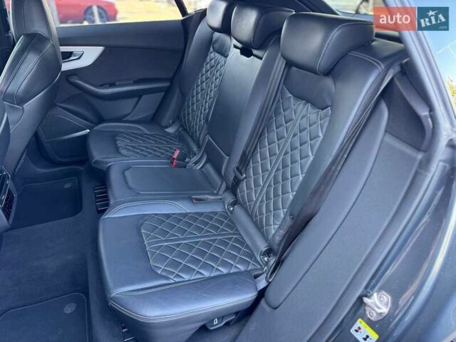 Серый Ауди Q8, объемом двигателя 2.97 л и пробегом 255 тыс. км за 46990 $, фото 17 на Automoto.ua