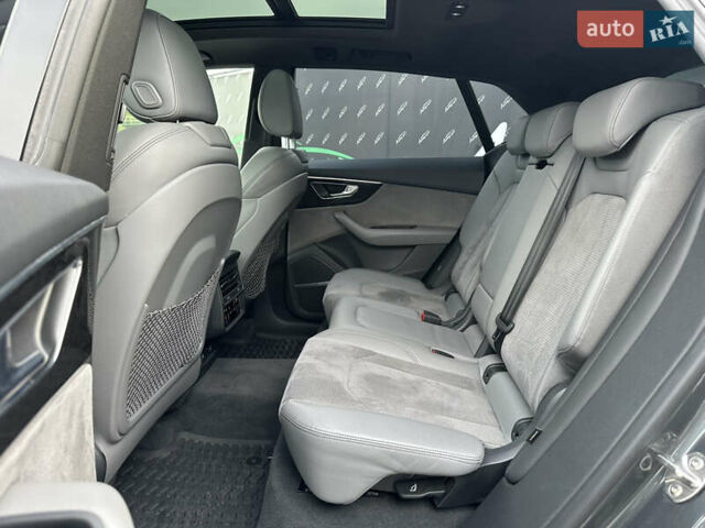 Серый Ауди Q8, объемом двигателя 3 л и пробегом 179 тыс. км за 51000 $, фото 18 на Automoto.ua