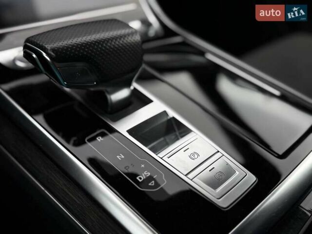 Серый Ауди Q8, объемом двигателя 3 л и пробегом 153 тыс. км за 42900 $, фото 26 на Automoto.ua