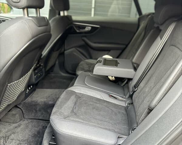 Серый Ауди Q8, объемом двигателя 3 л и пробегом 125 тыс. км за 39990 $, фото 15 на Automoto.ua