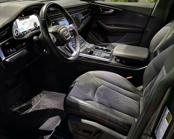 Серый Ауди Q8, объемом двигателя 3 л и пробегом 124 тыс. км за 42800 $, фото 17 на Automoto.ua