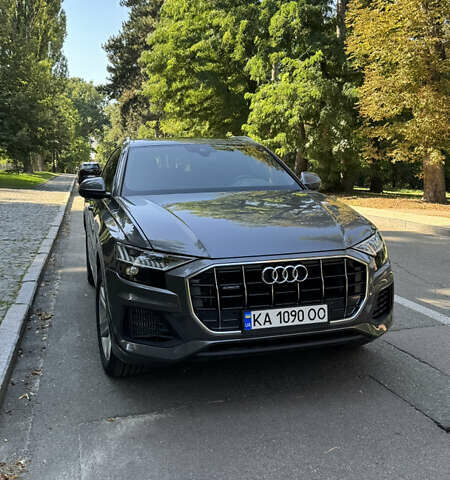 Серый Ауди Q8, объемом двигателя 3 л и пробегом 77 тыс. км за 48900 $, фото 2 на Automoto.ua