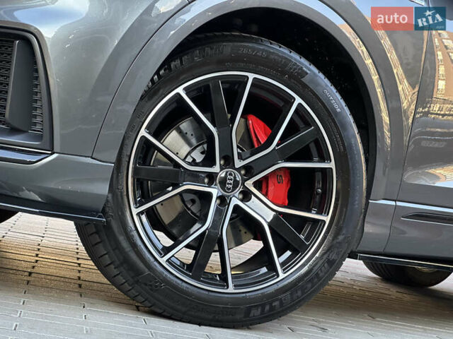 Серый Ауди Q8, объемом двигателя 3 л и пробегом 155 тыс. км за 63000 $, фото 14 на Automoto.ua