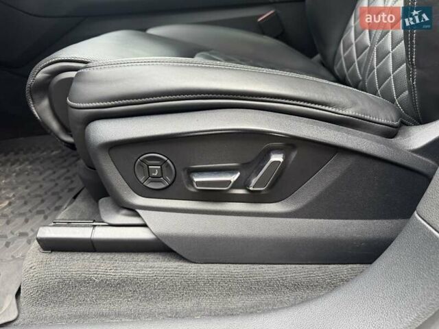 Серый Ауди Q8, объемом двигателя 3 л и пробегом 220 тыс. км за 60000 $, фото 14 на Automoto.ua