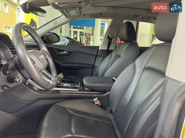 Серый Ауди Q8, объемом двигателя 3 л и пробегом 190 тыс. км за 39900 $, фото 10 на Automoto.ua