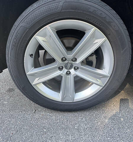 Серый Ауди Q8, объемом двигателя 3 л и пробегом 77 тыс. км за 48900 $, фото 46 на Automoto.ua