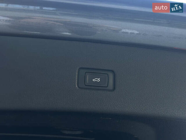 Серый Ауди Q8, объемом двигателя 3 л и пробегом 155 тыс. км за 63000 $, фото 51 на Automoto.ua