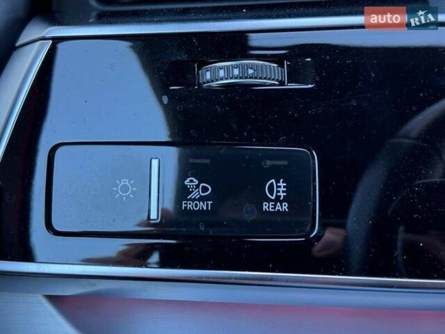 Серый Ауди Q8, объемом двигателя 2.97 л и пробегом 255 тыс. км за 46990 $, фото 20 на Automoto.ua