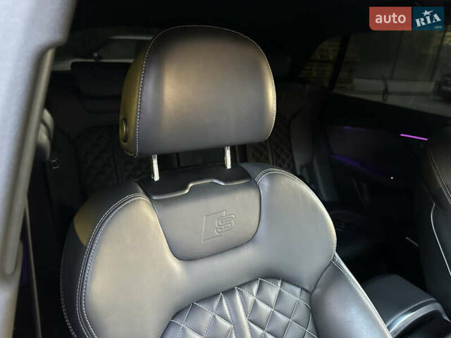 Серый Ауди Q8, объемом двигателя 3 л и пробегом 155 тыс. км за 63000 $, фото 38 на Automoto.ua