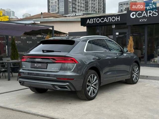 Серый Ауди Q8, объемом двигателя 3 л и пробегом 153 тыс. км за 42900 $, фото 3 на Automoto.ua