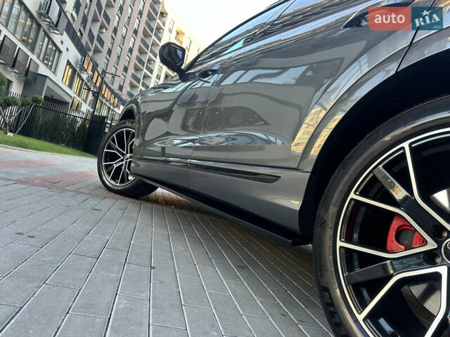 Серый Ауди Q8, объемом двигателя 3 л и пробегом 155 тыс. км за 63000 $, фото 13 на Automoto.ua