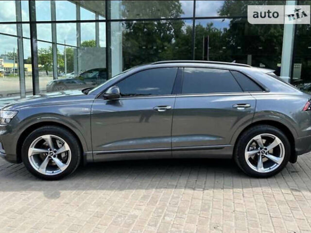 Серый Ауди Q8, объемом двигателя 3 л и пробегом 57 тыс. км за 68000 $, фото 4 на Automoto.ua
