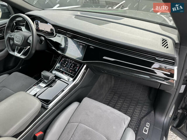 Серый Ауди Q8, объемом двигателя 3 л и пробегом 179 тыс. км за 51000 $, фото 25 на Automoto.ua