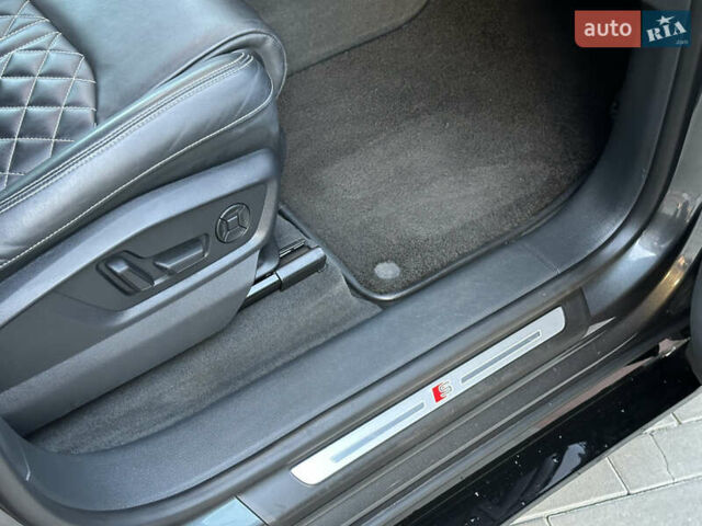 Серый Ауди Q8, объемом двигателя 3 л и пробегом 155 тыс. км за 63000 $, фото 45 на Automoto.ua