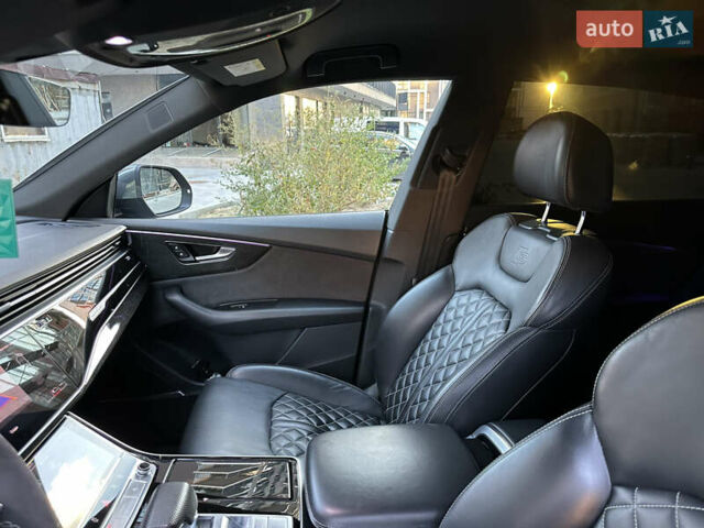 Серый Ауди Q8, объемом двигателя 3 л и пробегом 155 тыс. км за 63000 $, фото 41 на Automoto.ua