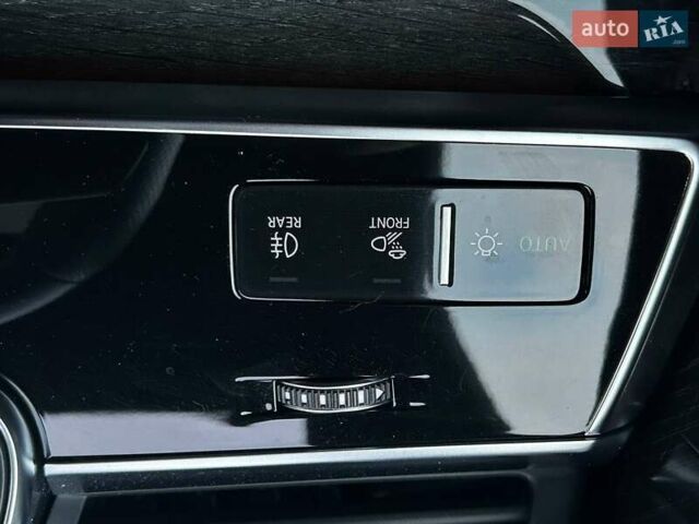 Серый Ауди Q8, объемом двигателя 3 л и пробегом 220 тыс. км за 53990 $, фото 13 на Automoto.ua