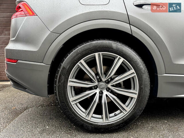 Серый Ауди Q8, объемом двигателя 3 л и пробегом 97 тыс. км за 51900 $, фото 14 на Automoto.ua