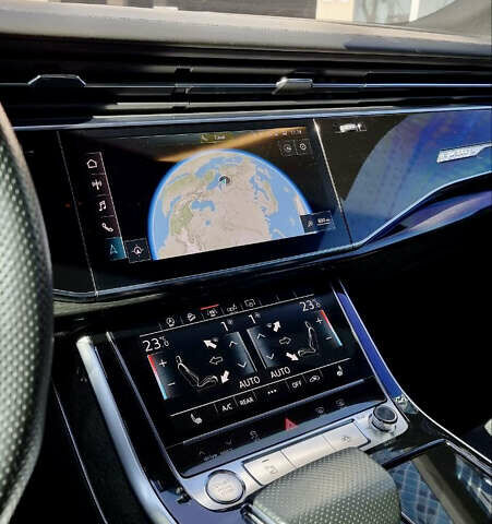 Серый Ауди Q8, объемом двигателя 2.97 л и пробегом 145 тыс. км за 55700 $, фото 5 на Automoto.ua