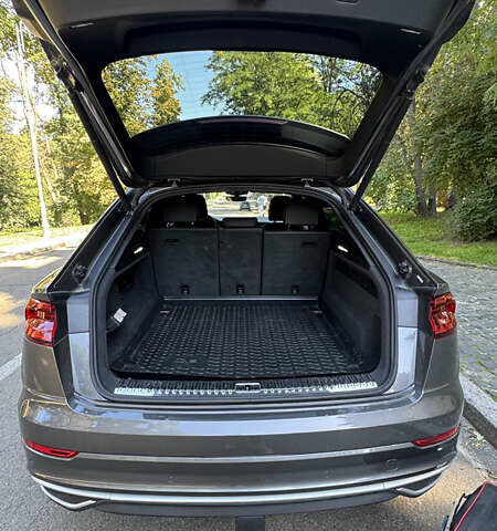 Серый Ауди Q8, объемом двигателя 3 л и пробегом 77 тыс. км за 48900 $, фото 30 на Automoto.ua