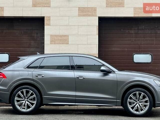 Серый Ауди Q8, объемом двигателя 3 л и пробегом 97 тыс. км за 51900 $, фото 13 на Automoto.ua