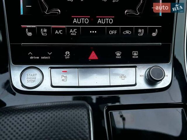 Серый Ауди Q8, объемом двигателя 3 л и пробегом 220 тыс. км за 53990 $, фото 25 на Automoto.ua