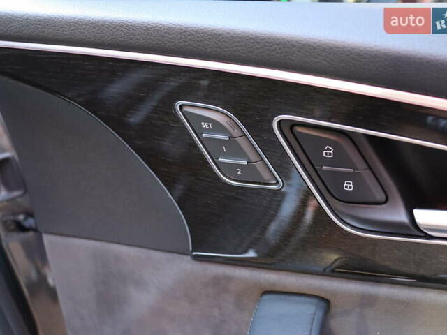 Серый Ауди Q8, объемом двигателя 3 л и пробегом 144 тыс. км за 54900 $, фото 52 на Automoto.ua