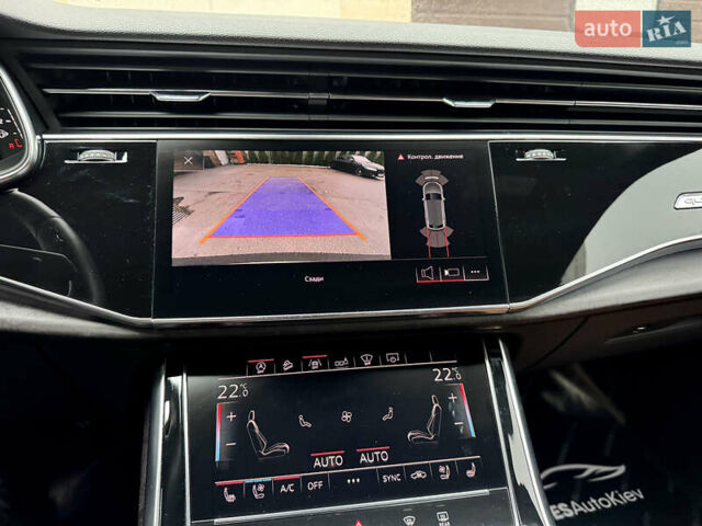 Серый Ауди Q8, объемом двигателя 3 л и пробегом 97 тыс. км за 51900 $, фото 43 на Automoto.ua