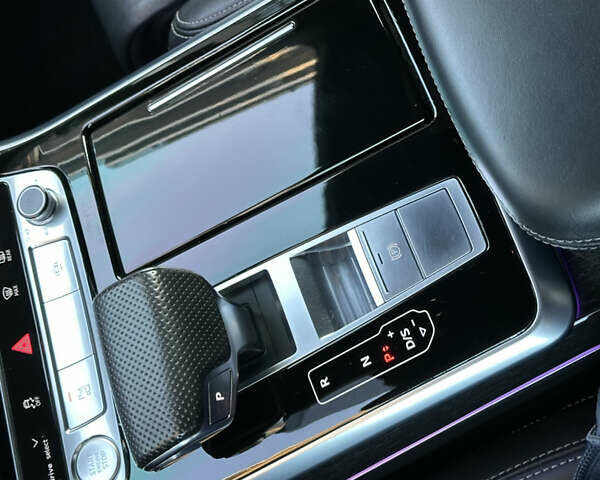 Серый Ауди Q8, объемом двигателя 3 л и пробегом 155 тыс. км за 63000 $, фото 46 на Automoto.ua