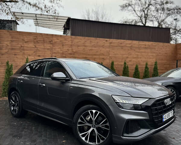 Серый Ауди Q8, объемом двигателя 3 л и пробегом 125 тыс. км за 39990 $, фото 1 на Automoto.ua