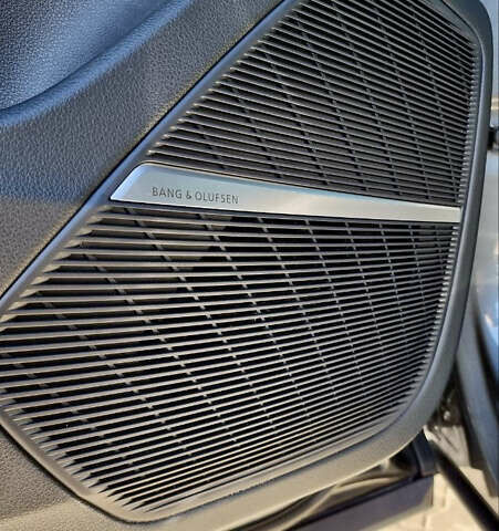 Серый Ауди Q8, объемом двигателя 2.97 л и пробегом 145 тыс. км за 55700 $, фото 13 на Automoto.ua