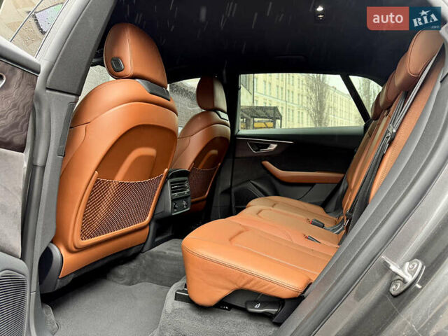 Серый Ауди Q8, объемом двигателя 3 л и пробегом 97 тыс. км за 51900 $, фото 27 на Automoto.ua