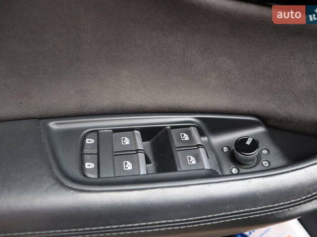 Серый Ауди Q8, объемом двигателя 3 л и пробегом 144 тыс. км за 54900 $, фото 15 на Automoto.ua