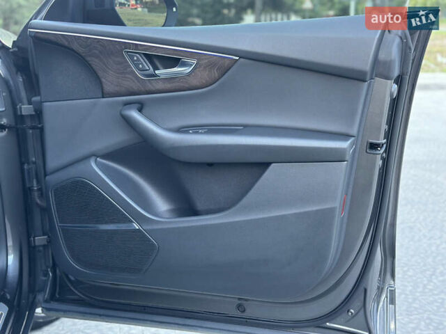 Ауди Q8 2018 в Львове на Automoto.ua Серый Ауди Q8, объемом двигателя 3 л и пробегом 107 тыс. км за 57000 $, фото 34 на Automoto.ua