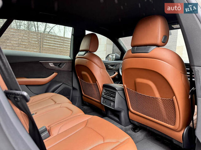 Серый Ауди Q8, объемом двигателя 3 л и пробегом 97 тыс. км за 51900 $, фото 31 на Automoto.ua